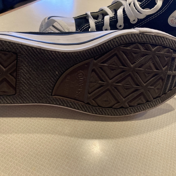 Converse - Picture 2 of 3